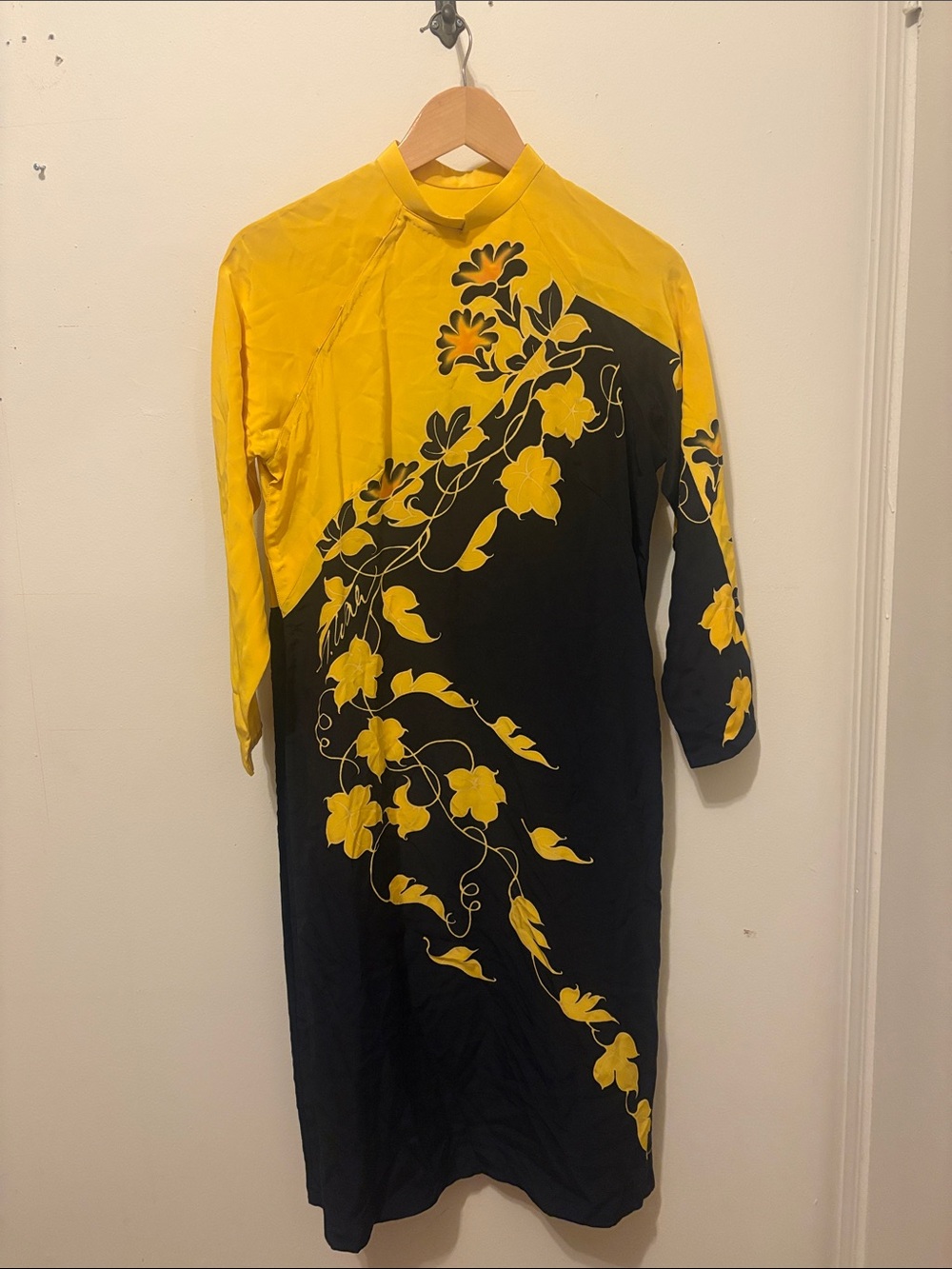 Vintage Vietnamese Ao Dai AsianYellow and Black Floral Long Sleeve Women's Dress
